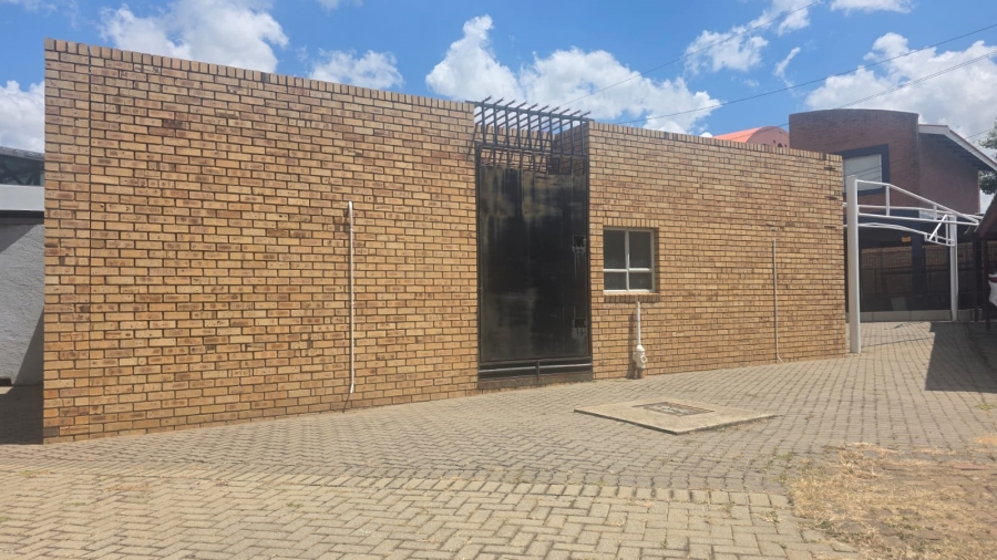 Commercial Property for Sale in Wilkoppies North West
